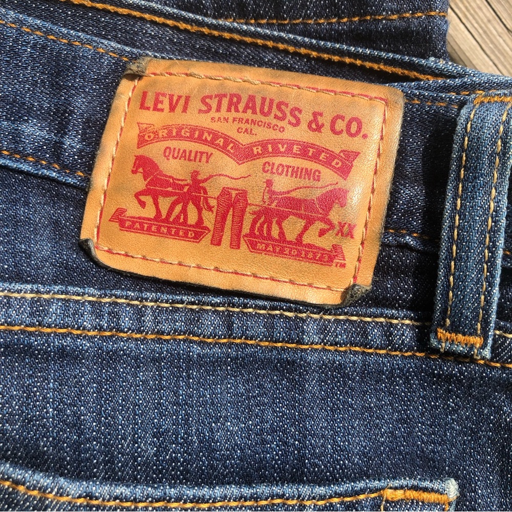 Levi’s | Boyfriend Skinny Fit - Picture 2 of 8